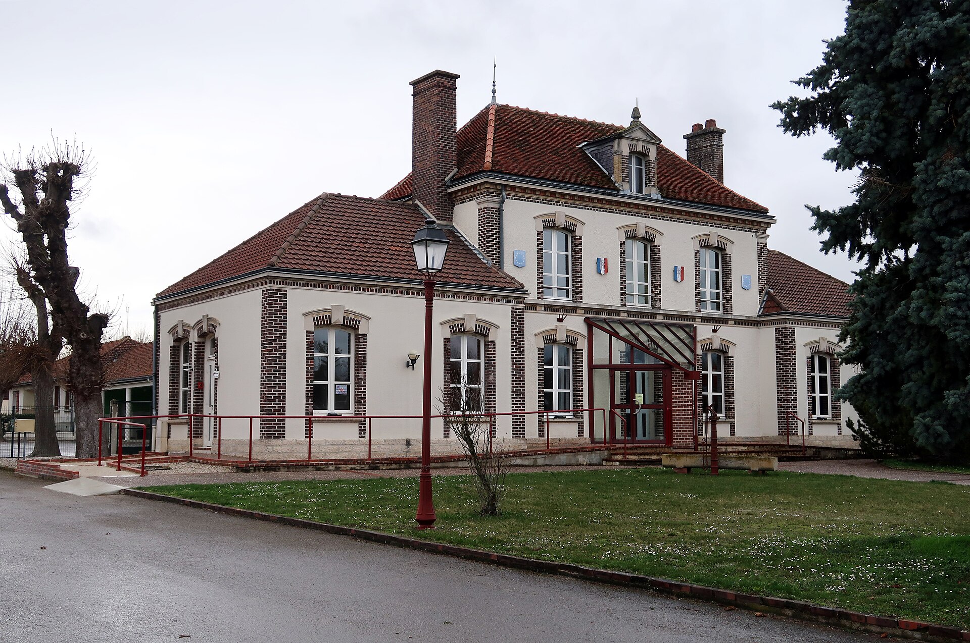 Charmont-sous-Barbuise, mairie