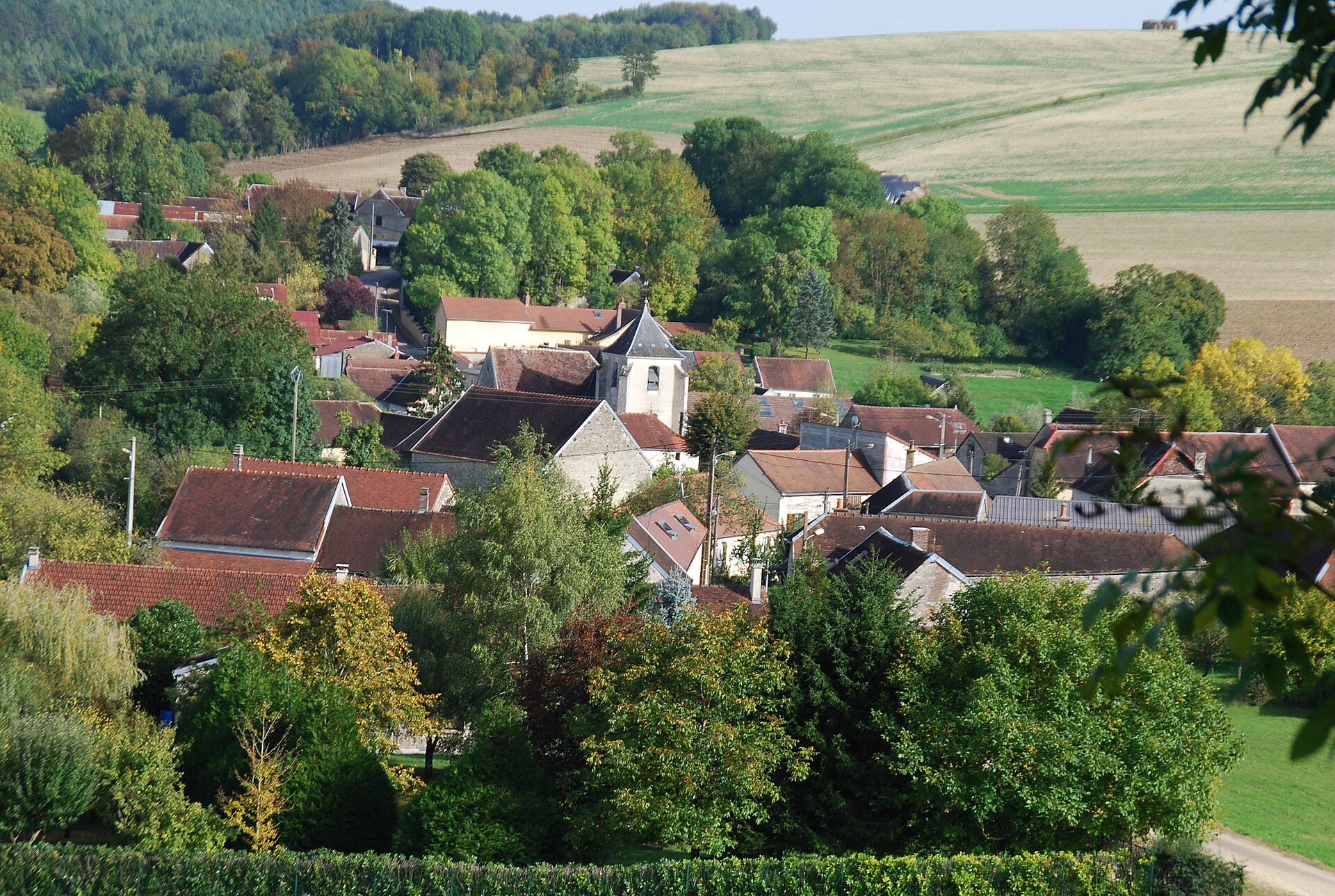TRICHEY LE VILLAGE DANS SA VERDURE