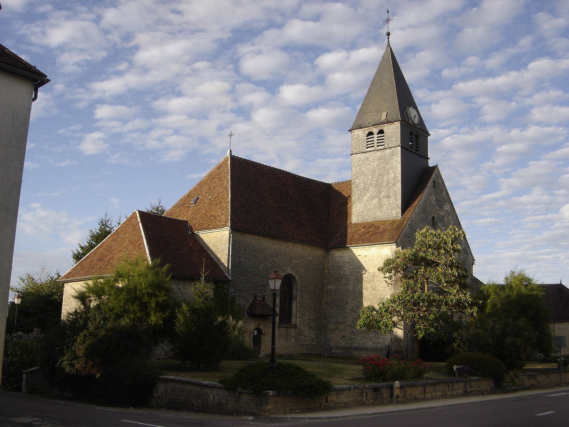 Magnant église