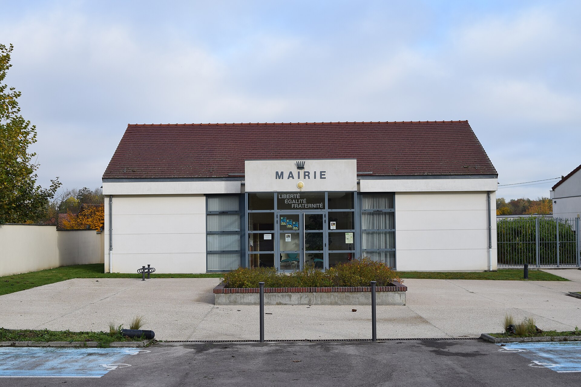 Mairie-rouilly-saint-loup