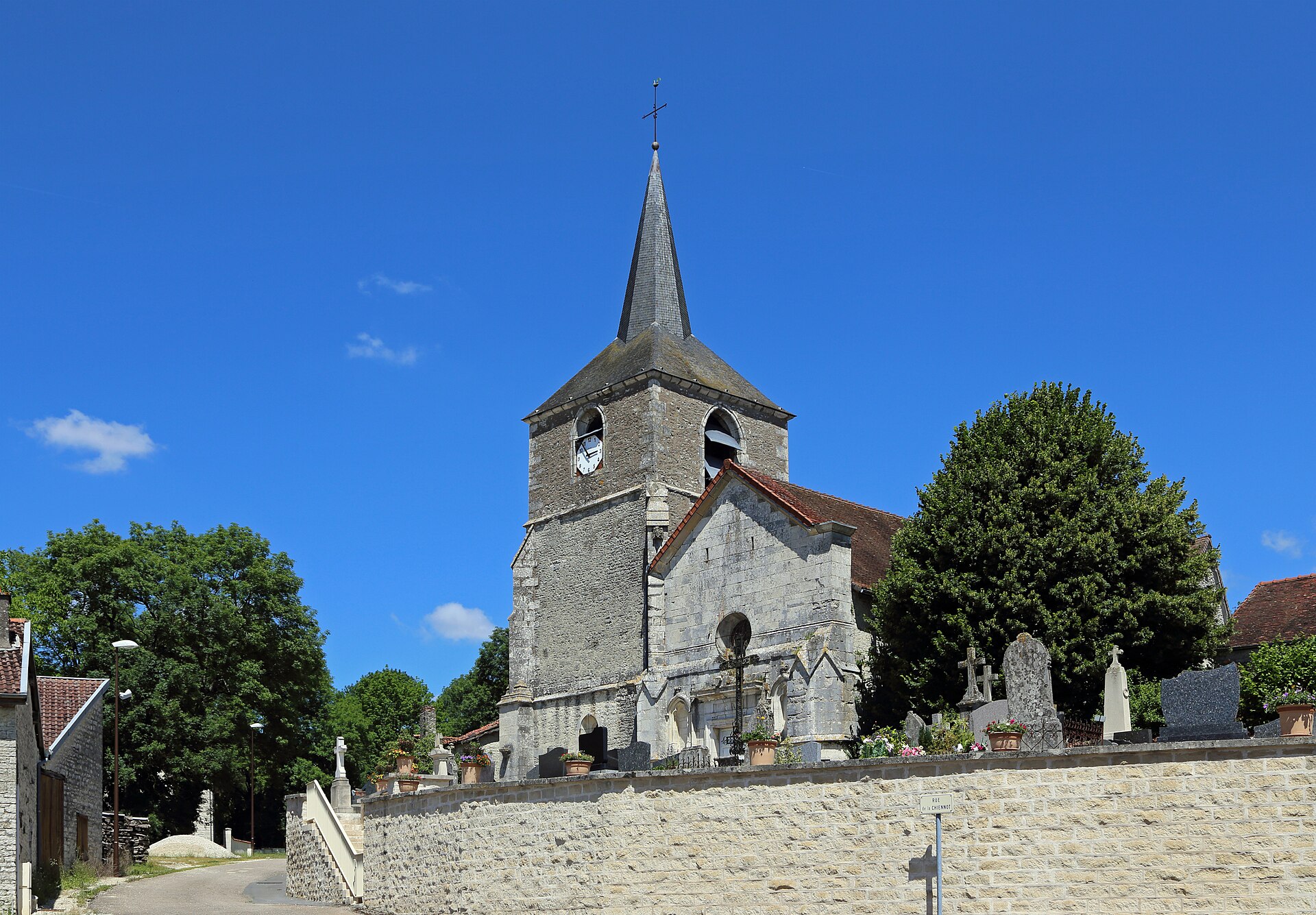 Rouvres-les-Vignes Eglise